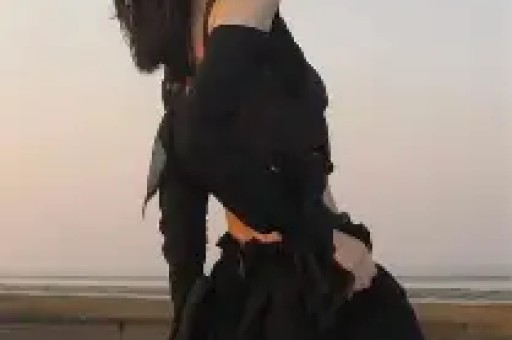 大网红“割韭菜”“哭”求原谅